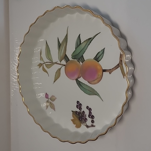 Vintage Royal worcester evesham gold trim pie plate - Picture 2 of 8